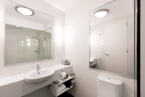 St Ives Apartments - Food Delivery Shop 18