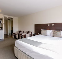 St Ives Motel Apartments - Food Delivery Shop