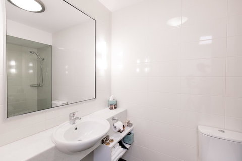 St Ives Apartments - Food Delivery Shop 27