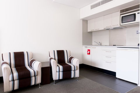 St Ives Apartments - Food Delivery Shop 12