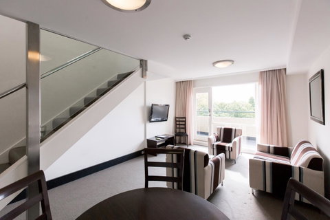 St Ives Apartments - Food Delivery Shop 24