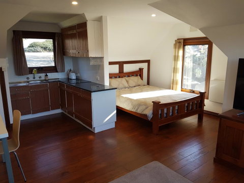 Riverside Studioâ˜†Privateâ˜† - Food Delivery Shop 16