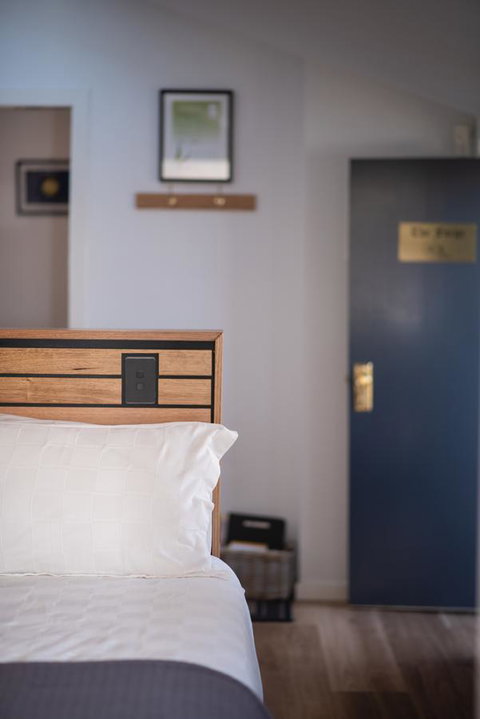 Sanctum Boutique Apartments - Food Delivery Shop 8
