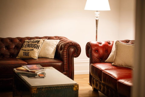 Sanctum Boutique Apartments - Food Delivery Shop 32