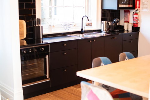 Sanctum Boutique Apartments - Food Delivery Shop 27