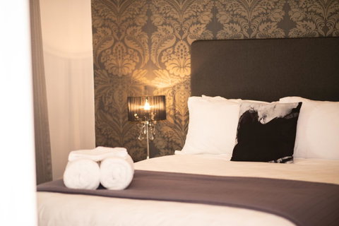 Sanctum Boutique Apartments - Food Delivery Shop 37