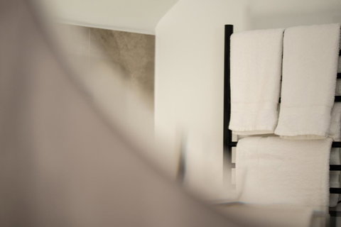 Sanctum Boutique Apartments - Food Delivery Shop 20