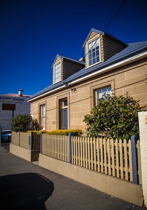 Sanctum Boutique Apartments - Food Delivery Shop 13