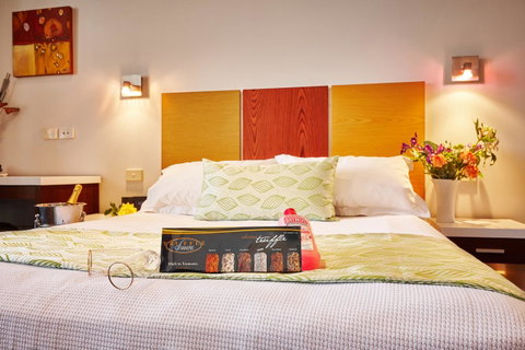 Auldington Hotel - Food Delivery Shop 2