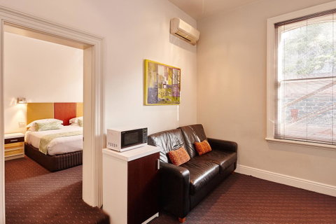Auldington Hotel - Food Delivery Shop 16