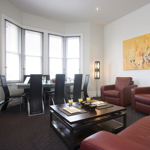 Auldington Hotel - Food Delivery Shop 31