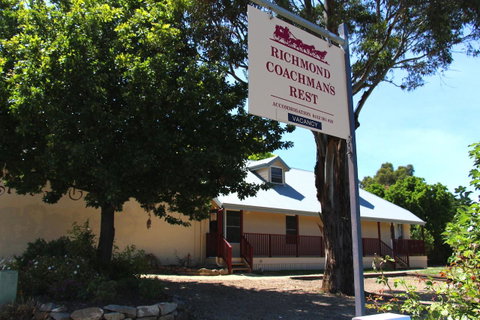 Richmond Coachmans Rest - Food Delivery Shop 10