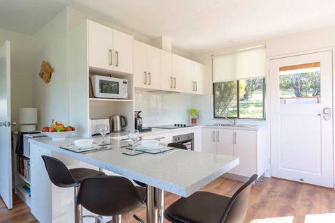 Pipe Clay Cottage - Food Delivery Shop 42