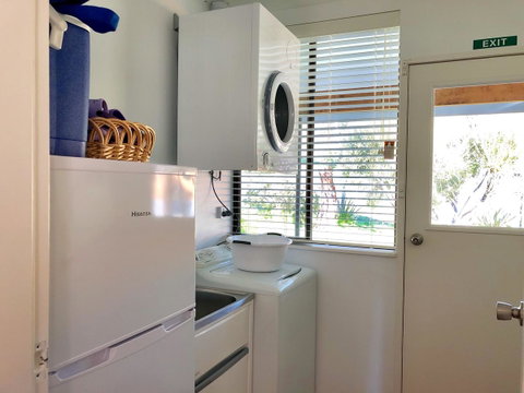 Pipe Clay Cottage - Food Delivery Shop 8