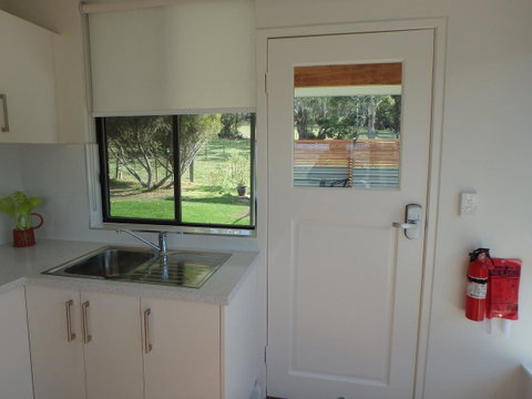 Pipe Clay Cottage - Food Delivery Shop 24