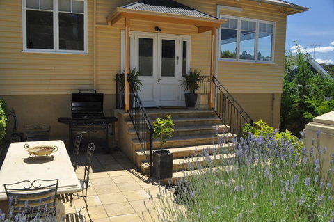 Belton Apartments-Hedge Cottage - Food Delivery Shop 29