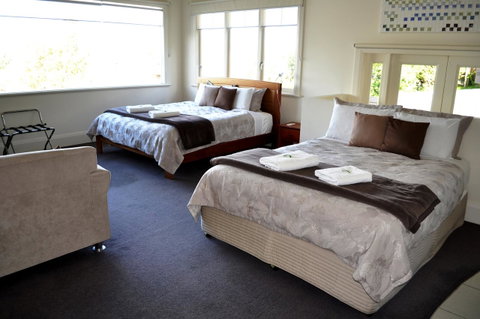 Belton Apartments-Hedge Cottage - Food Delivery Shop 17