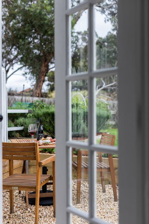A Cottage In Richmond - Food Delivery Shop 3
