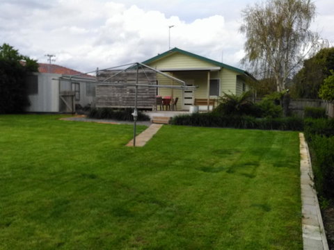 Pinestumps Holiday Home - Food Delivery Shop 9