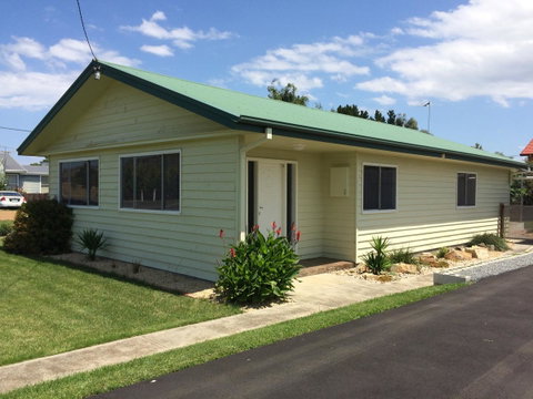 Pinestumps Holiday Home - Food Delivery Shop 10