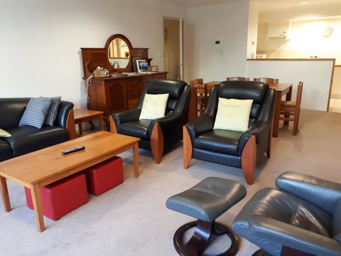 Jenatt Apartments Salamanca - Food Delivery Shop 13