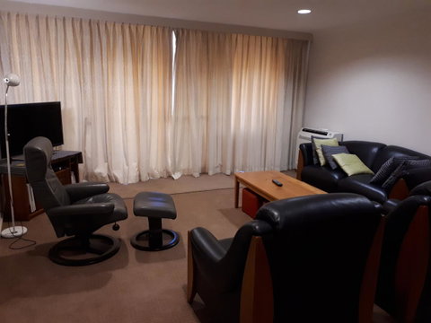 Jenatt Apartments Salamanca - Food Delivery Shop 16
