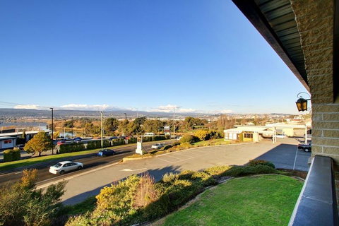 Tamar River Villas - Food Delivery Shop 27