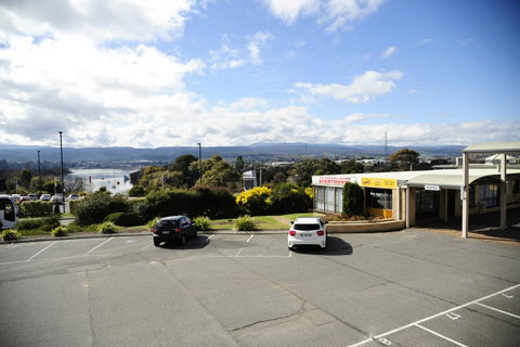 Tamar River Villas - Food Delivery Shop 22