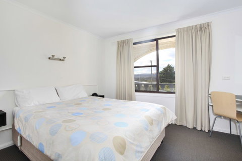 Tamar River Villas - Food Delivery Shop 15