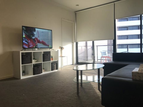 New Luxurious Skyview 2Bedroom Apartment Liverpool - Food Delivery Shop 1