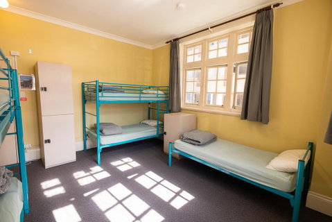 Newcastle Beach YHA - Food Delivery Shop 2