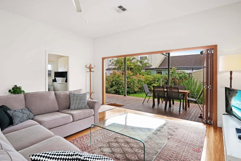 Newcastle Executive Homes - Cooks Hill Cottage - Food Delivery Shop 0