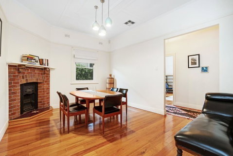 Newcastle Executive Homes - Cooks Hill Cottage - Food Delivery Shop 2