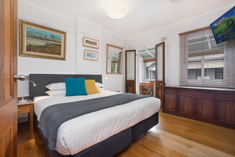 Newcastle Short Stay Apartments - 9 Alfred Street - Food Delivery Shop 0