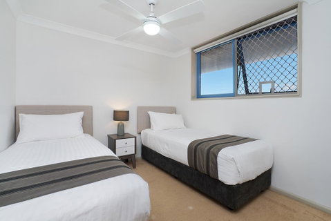 Newcastle Short Stay Apartments - Sandbar Newcastle Beach - Food Delivery Shop 2