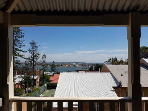 Newcastle Short Stay Apartments - Vista Apartment - Food Delivery Shop 0