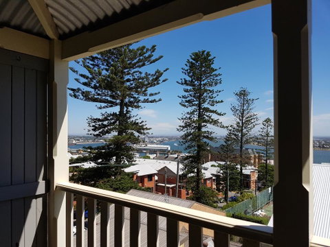 Newcastle Short Stay Apartments - Vista Apartment - Food Delivery Shop 3