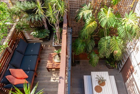 Newly Renovated Dream Mansion - In The Heart Of The City - Food Delivery Shop 2