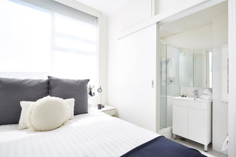 Newly Renovated Studio W Communal Rooftop Terrace - Food Delivery Shop 2