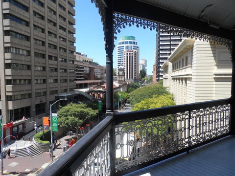 Nomads Brisbane Hostel - Food Delivery Shop 2