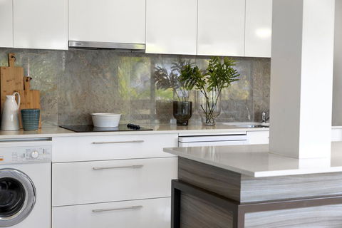 Noosa Shores Apartment 15 - Food Delivery Shop 3