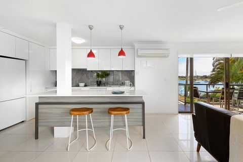 Noosa Shores Apartment 15 - Food Delivery Shop 1