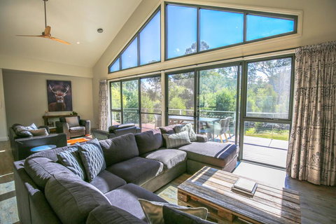 Northern Exposure - Food Delivery Shop 2