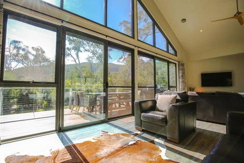 Northern Exposure - Food Delivery Shop 3