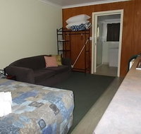 Oakridge Motel Tourist Park - Food Delivery Shop