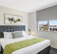 Oaks Brisbane Woolloongabba Suites - Food Delivery Shop