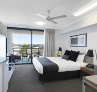 Oaks Mackay Carlyle Suites - Food Delivery Shop