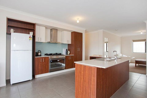 Ocean View Crescent 59 - Food Delivery Shop 2