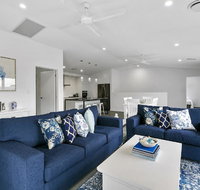 Ocean Views Luxury Living in Noosa Heads - Unit 2/13 Angler Street - Food Delivery Shop