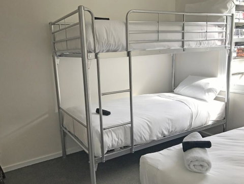 Okeefes Hotel Backpackers - Food Delivery Shop 2